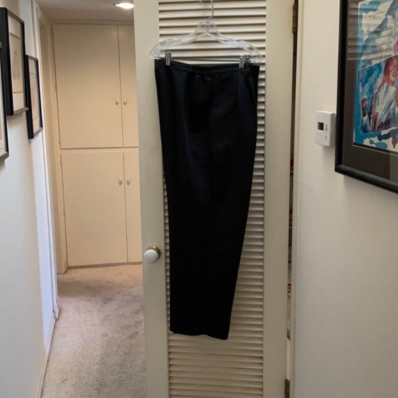 $14 bundle of 3 trousers, 2 size 18 & 1 size 16 - Picture 7 of 9